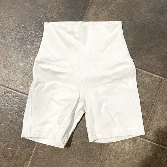 SOLD Lululemon Align Shorts - Picture 2 of 3
